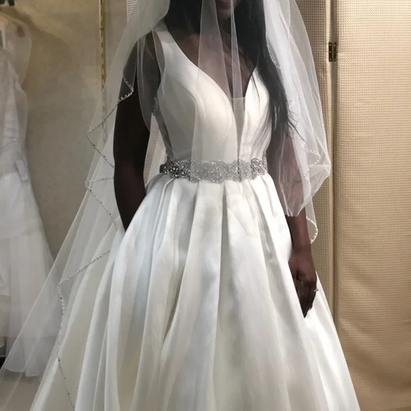 Calla Blanche Deep V neck A-line wedding NEVER SIZE